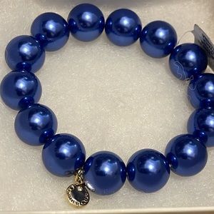 Chapter club blue pearls stretch bracelet, Large imitation pearls